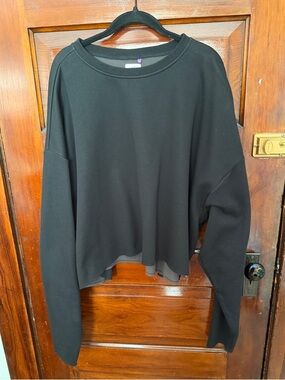 YITTY Fleece Cropped Crewneck Top